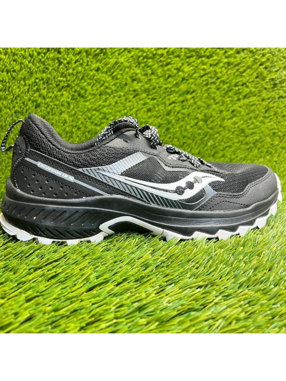 Saucony Excursion TR 16 Womens Size 8 Black Gray Athletic Running Shoes Sneakers